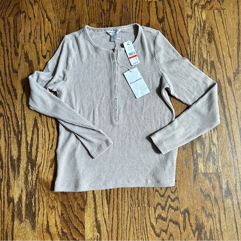 XS Long Sleeve Tommy Bahama top